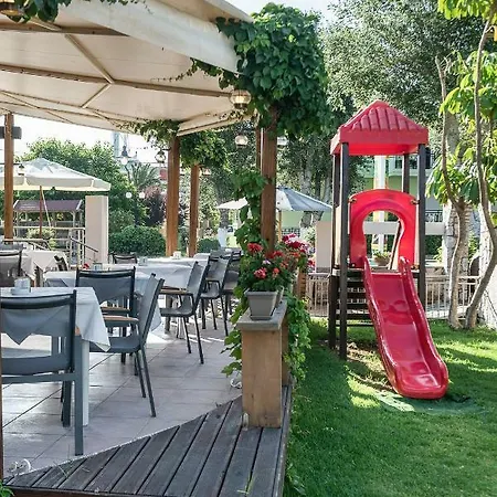 Hotel apartamentowy Akti Kato Daratso